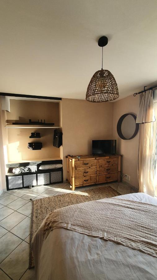Le Coup De Foudre Bed & Breakfast Le Molay-Littry Ngoại thất bức ảnh